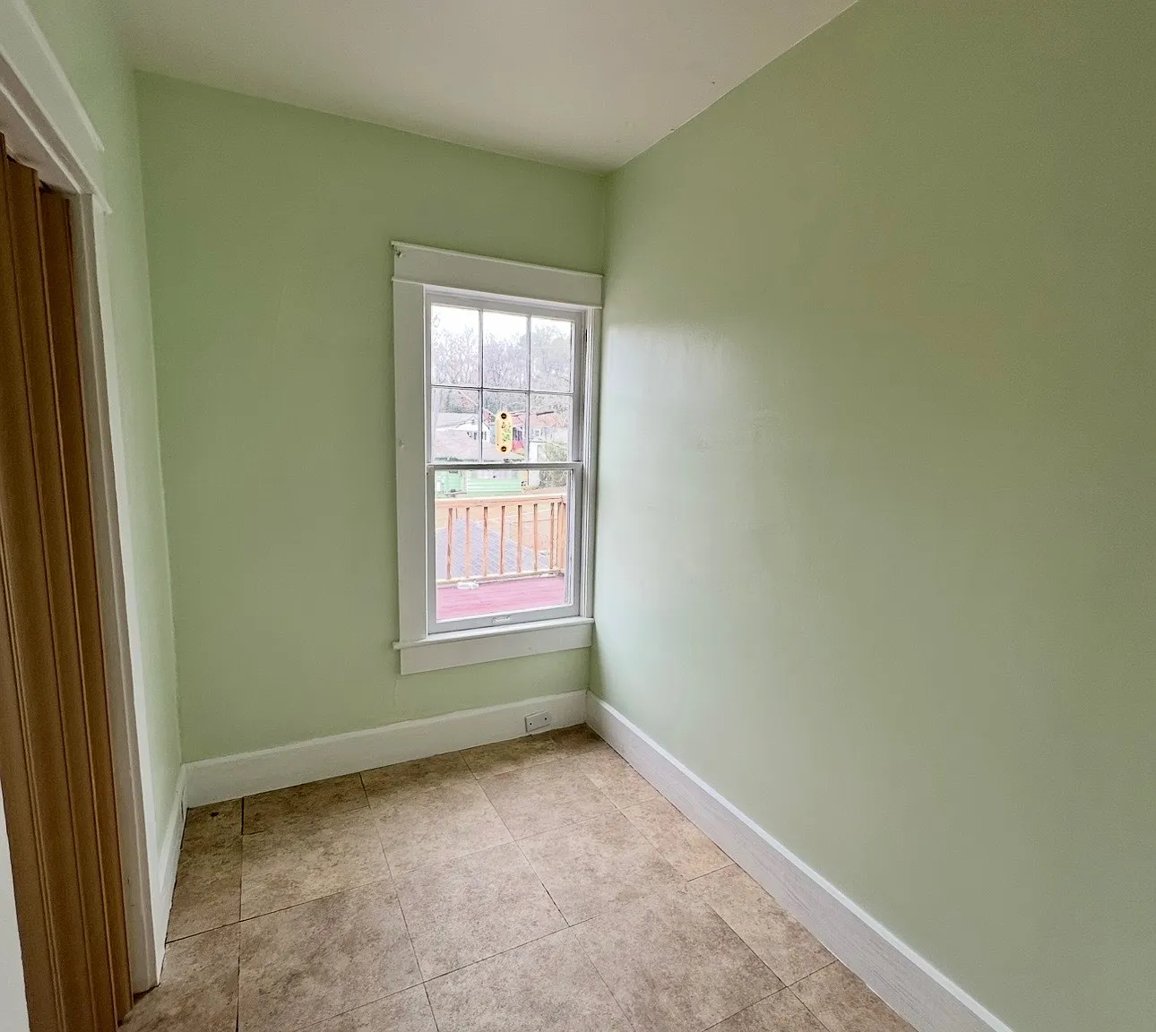 1532 Graymont Avenue West - 1 — Photo 2