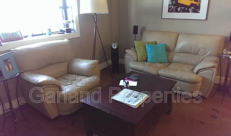 425 Campbell Ave SW #103 — Photo 3