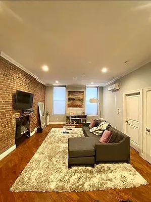 Rented by Compass | media 18