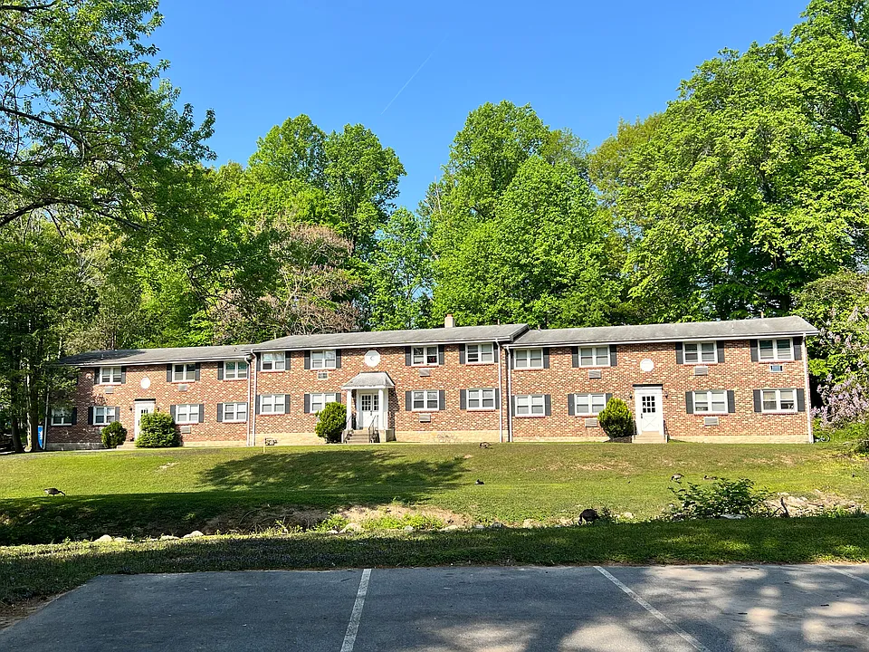 301 Horsham Rd