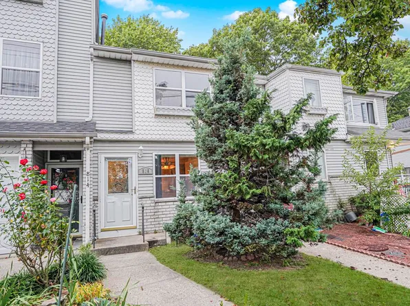 816 Bloomingdale Road image 1 of 25