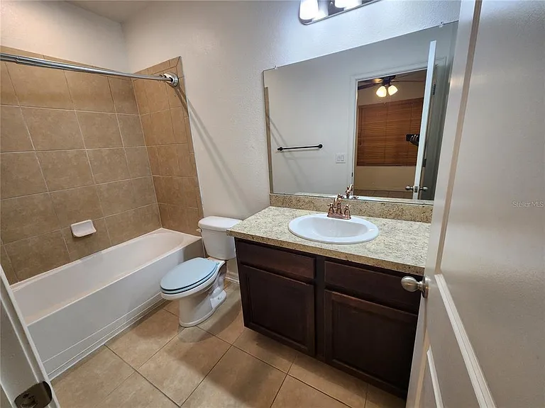 1112 Hillhurst Dr — Photo 23