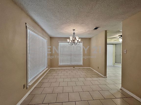 4th image of 4944 Shady Oak Trl