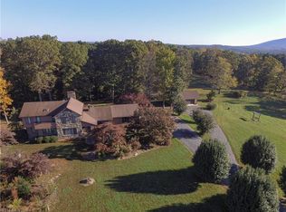 3230 Volunteer Rd, Pinnacle, NC 27043