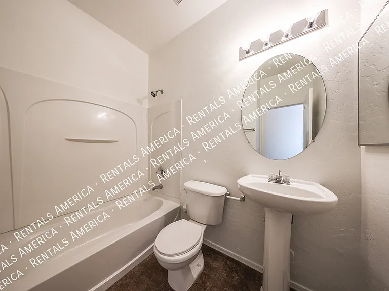 747 N Port Dr — Photo 17