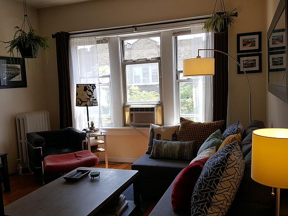 3rd image of 2326 W Wilson Ave APT 3