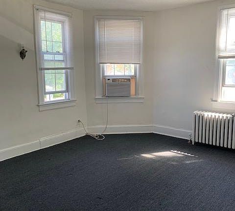 5th image of 1142 N Stuart St APT B
