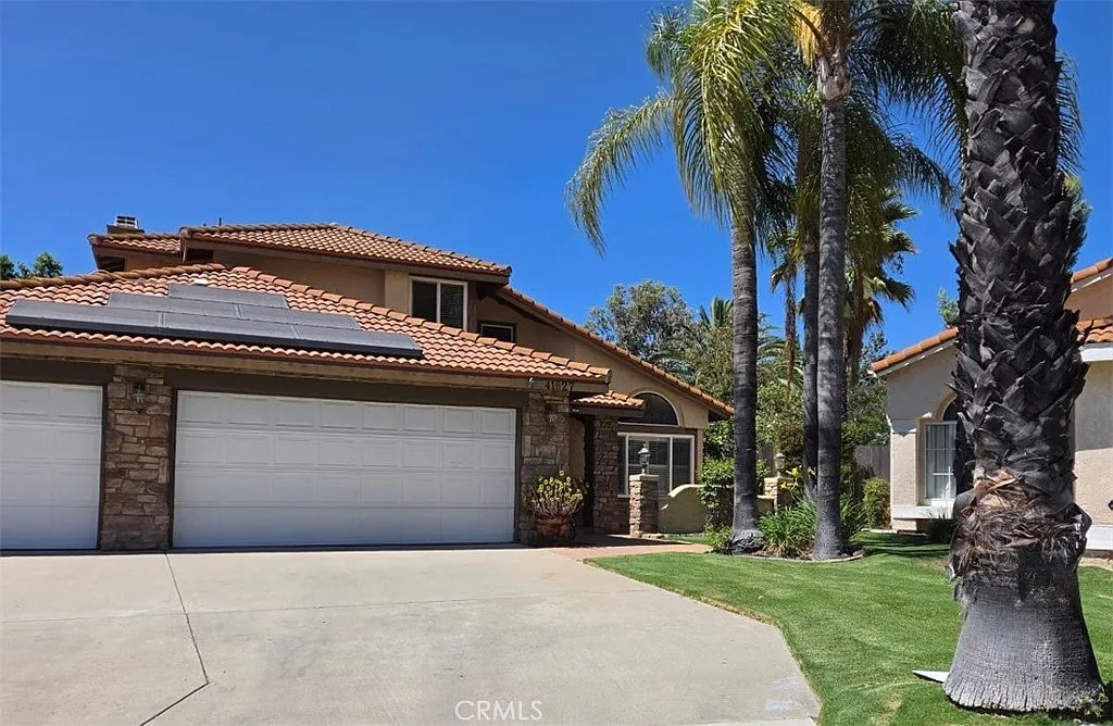 4 bed, 2018 sqft, $3,900 — Photo 3