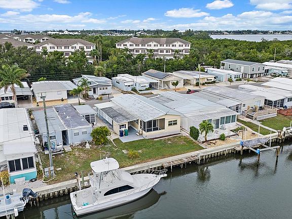 3rd image of 232 BIMINI DRIVE