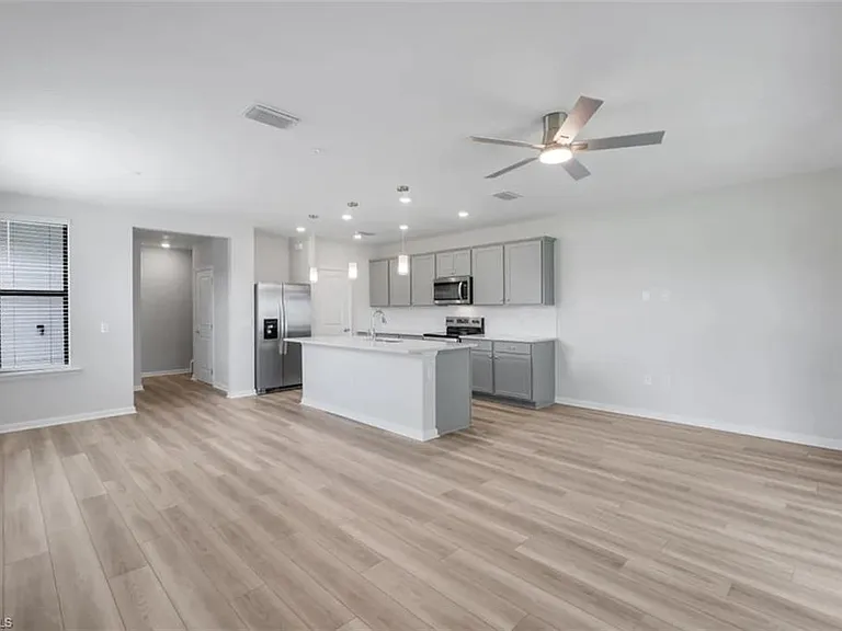 27907 Radiant Ct — Photo 8