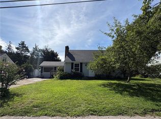 34 Lancaster Ave, Warwick, RI 02886