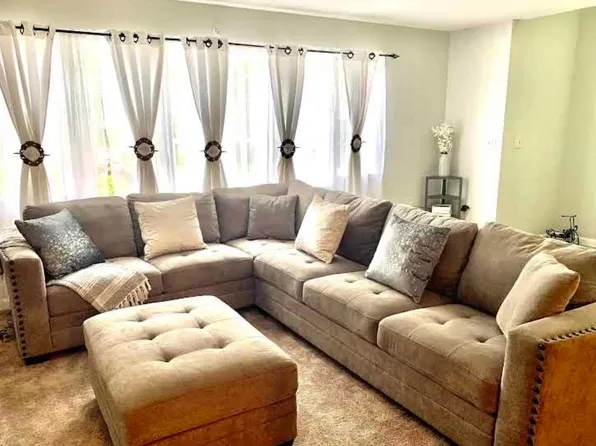 56 Allenberry Dr, Hanover Township, PA 18706