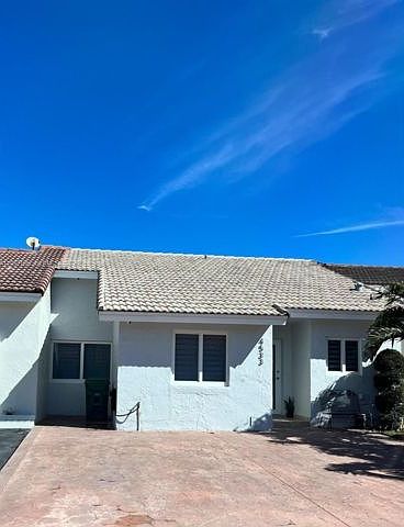 1st image of 4533 SW 143rd Pl