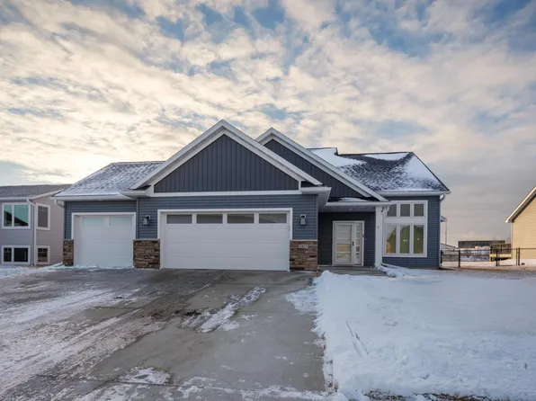 2415 Elk Run Dr SE, Pine Island, MN 55963