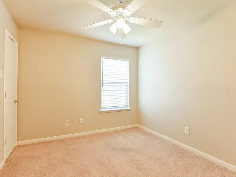13118 Kingston Point Ln — Photo 13