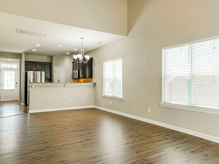 636 Smithridge Way — Photo 4