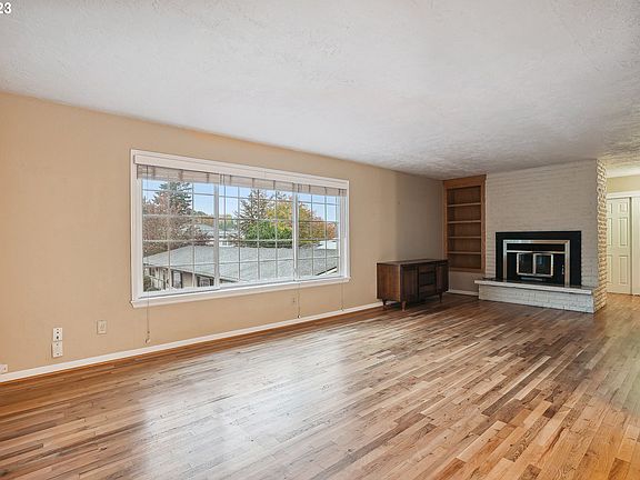 5th image of 350 NE 61st Ave