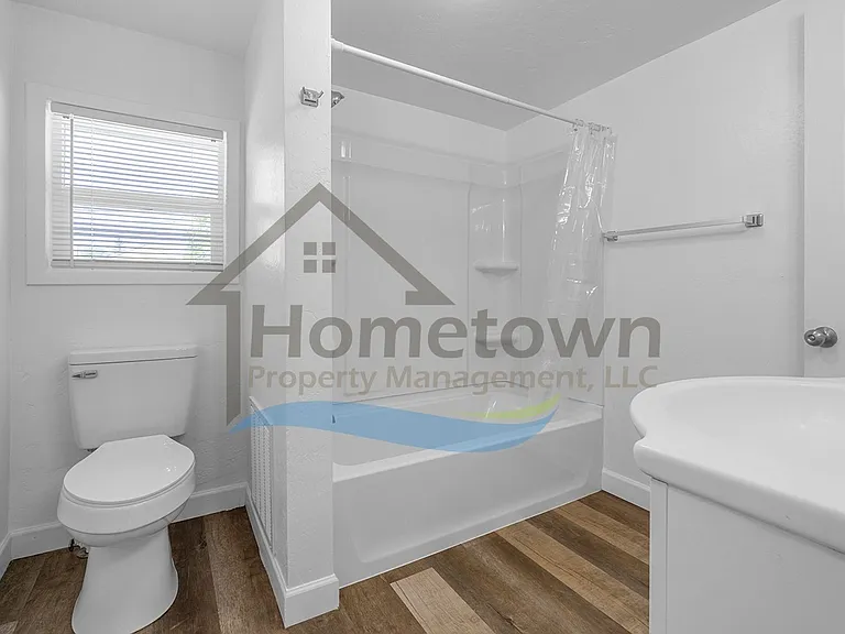 510 N 4th St — Photo 16