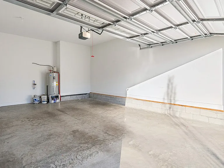 1213 Keller Ave — Photo 4