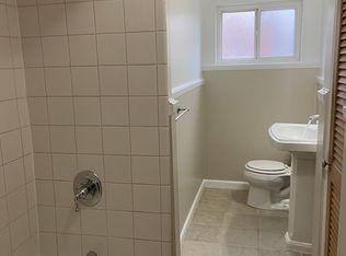 829 Sudbury Dr, Saint Louis, MO 63105
