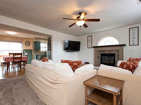 5th image of 1008 Aaron Avenue