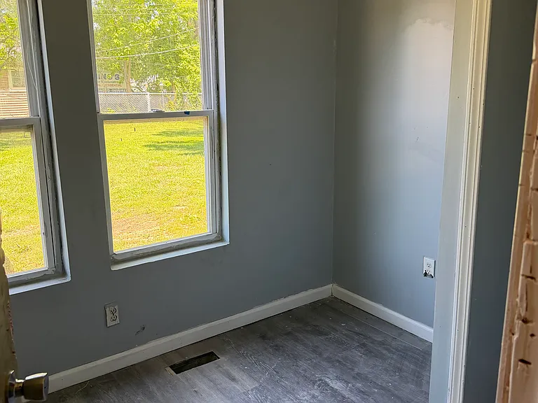326 S Highland Ave — Photo 3