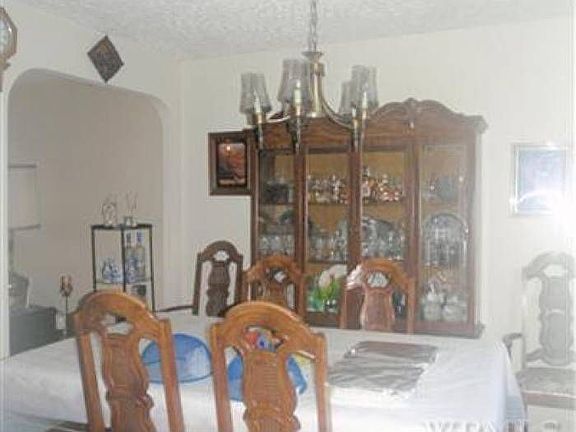 2nd image of 1126 E 213th St