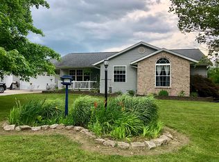 24 South Shrs, Sullivan, IL 61951