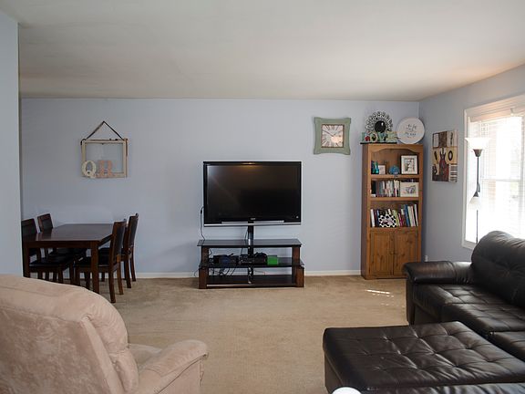 5th image of 7400 Edgedale Dr