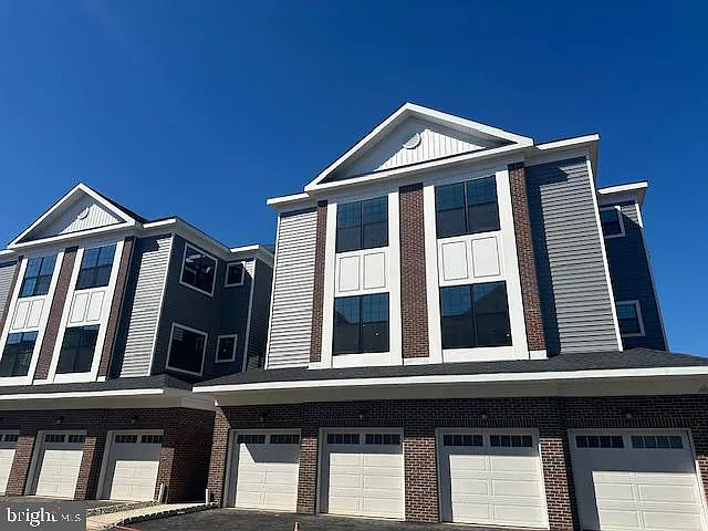 2 bed, 3.0 bath, 1510 sqft, $3,900 — Photo 3