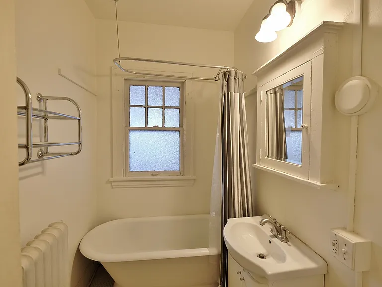 Snelling Villas — Photo 29