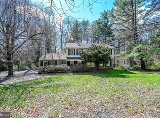 10307 Brandenburg Ct, Great Falls, VA 22066