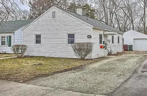208 Crystal Lake Dr — Photo 1