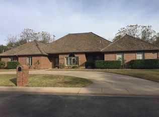 2730 Oak Leaf Cir, Enid, OK 73703