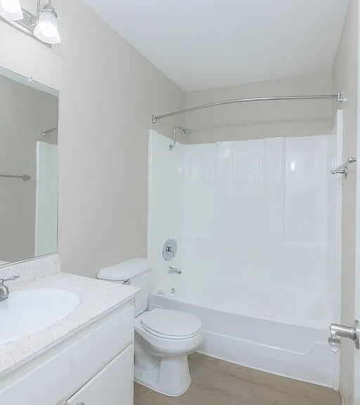 Strada Apartments — Photo 21
