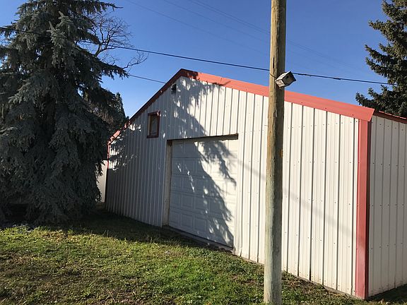 Drive-through garage (Back).