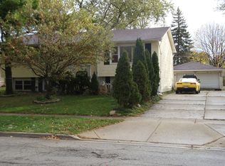 1911 Briarwood Ave, Hanover Park, IL 60133