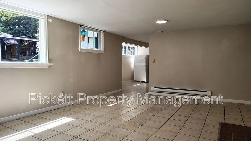 Studio, 1.0 bath, 550 sqft, $1,275 — Photo 3