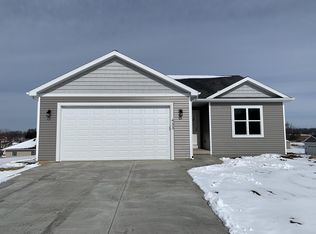 433 Ridgeway Dr, Rio, WI 53960