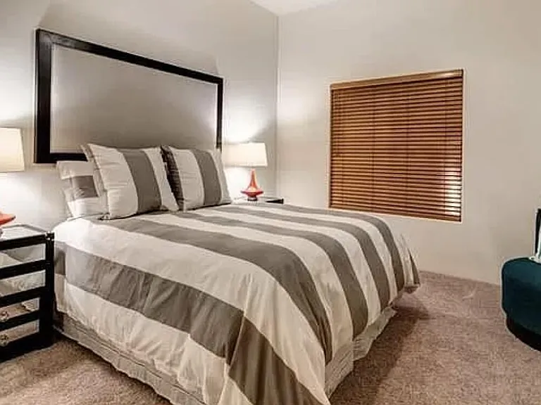 129 E Kavenish Dr — Photo 25
