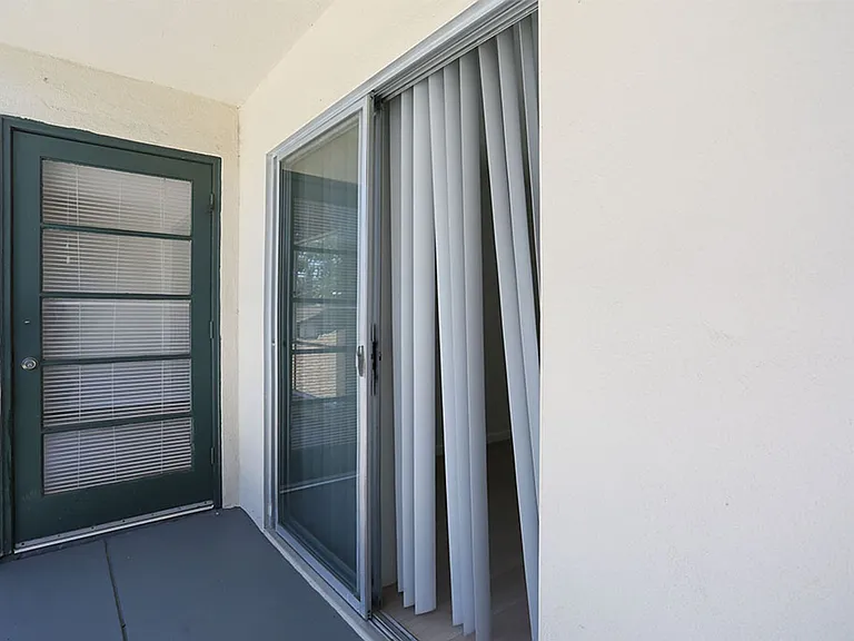 401 Vernon St — Photo 13