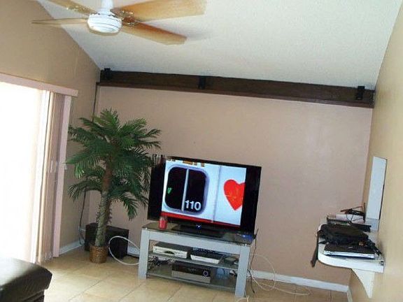 2nd image of 1638 SE Holiday Rd