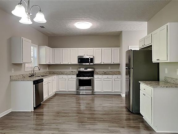 5th image of 1385 Brisbane Dr