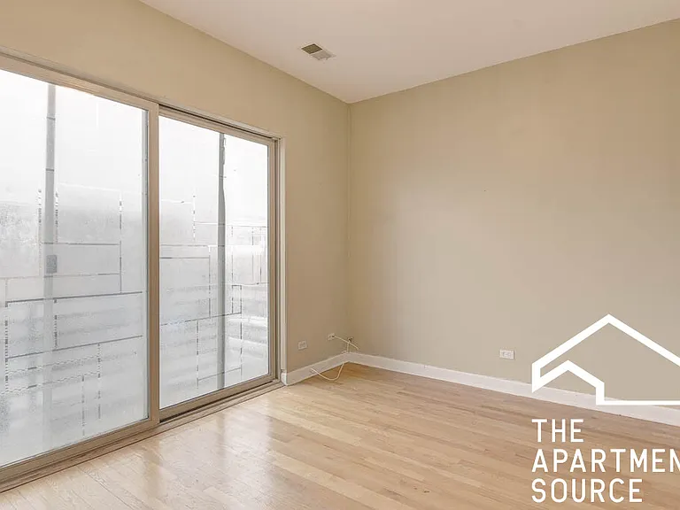 1627 W Grand Ave #1 — Photo 4