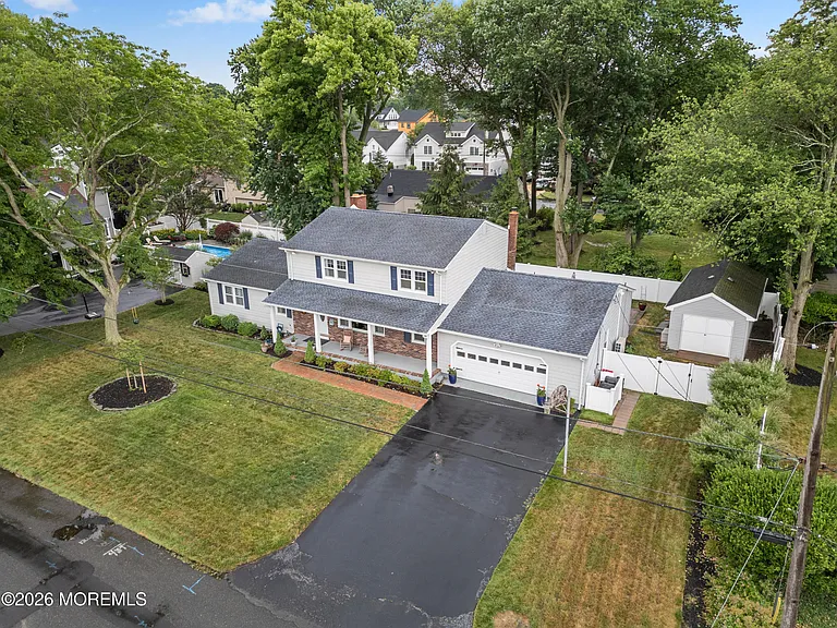 50 Algonquin Ave — Photo 2