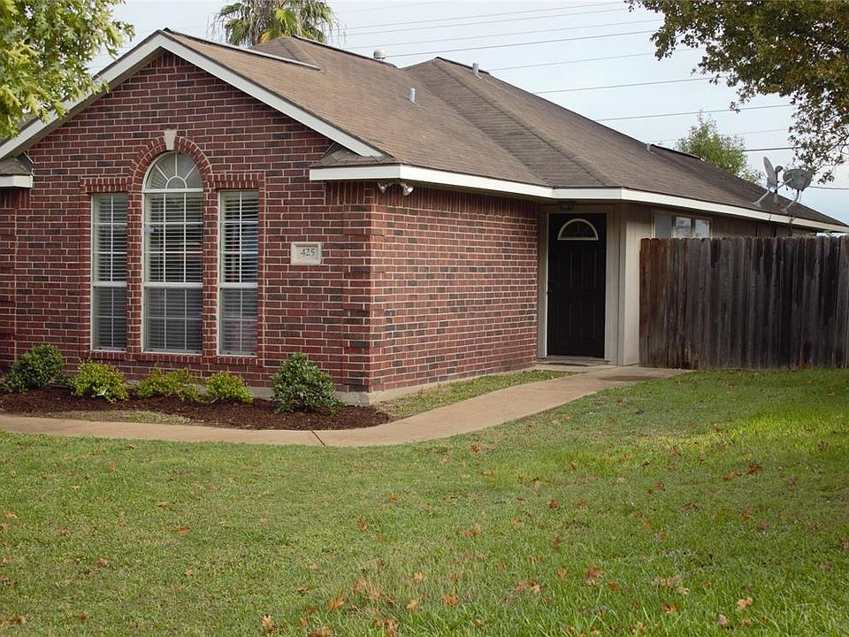 1st image of 425 Silkwood Dr