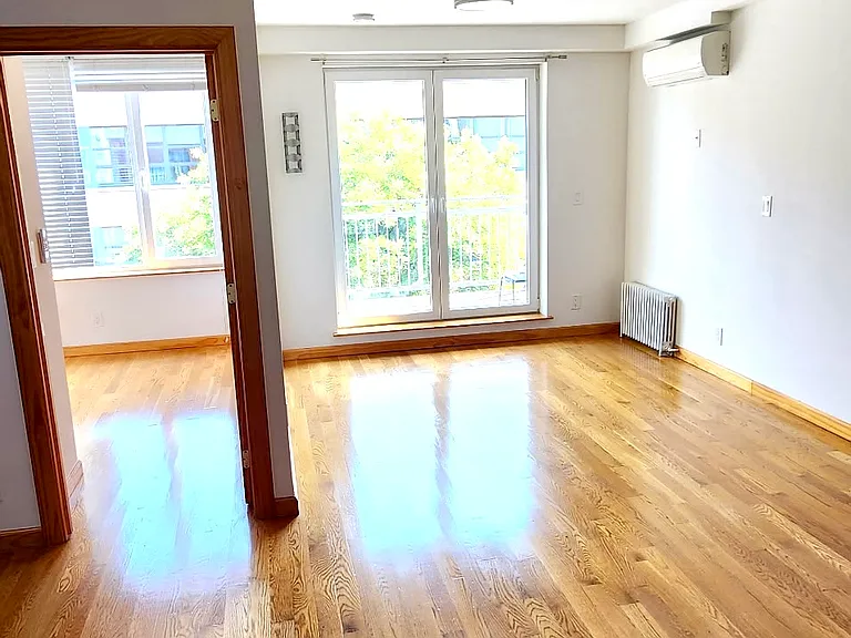 256 N 6th St #3 — Photo 3