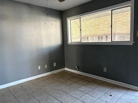 4th image of 516 Holiday Dr #59