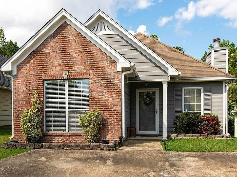 134 Mayfair Ln