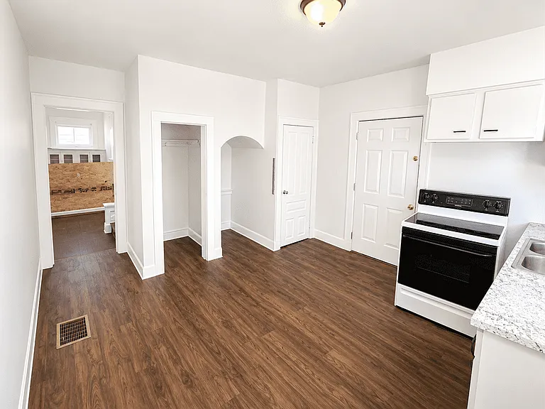 534 Geyer St — Photo 3
